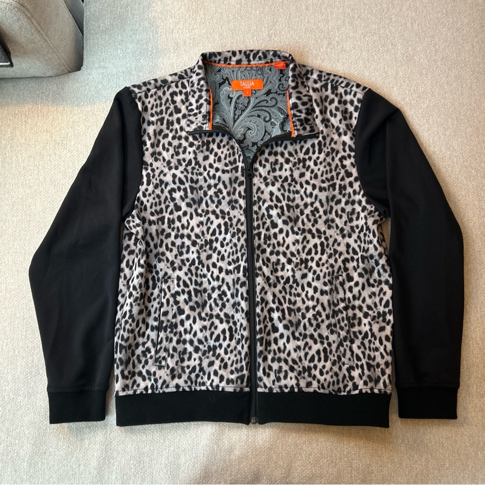 TALLIA Sport Paisley Jacket in Black and Gray